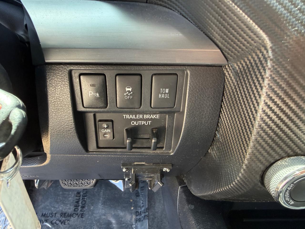 Toyota Tundra Platinum CrewMax 5.7L FFV 4WD 2018