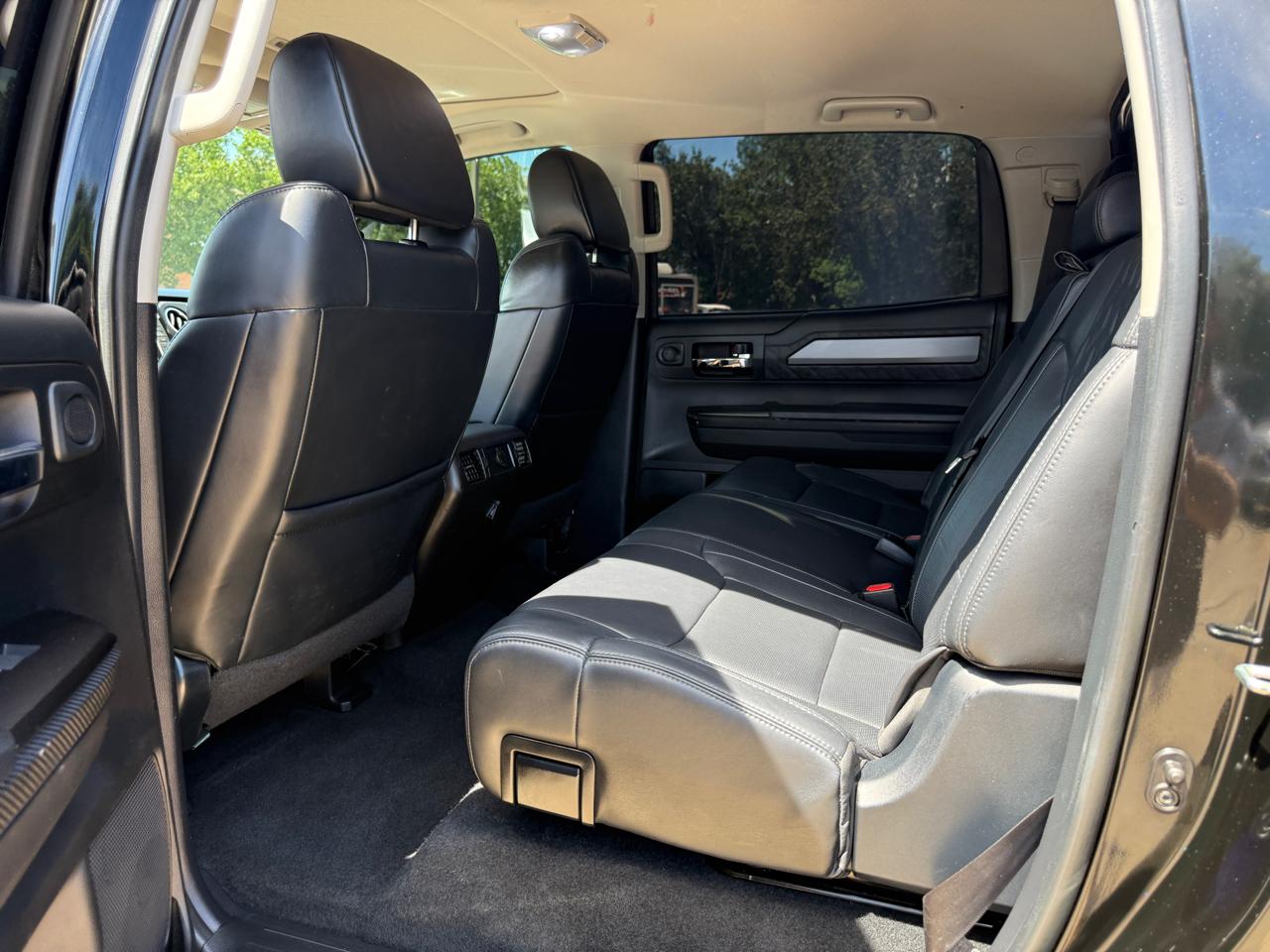 Toyota Tundra Platinum CrewMax 5.7L FFV 4WD 2018