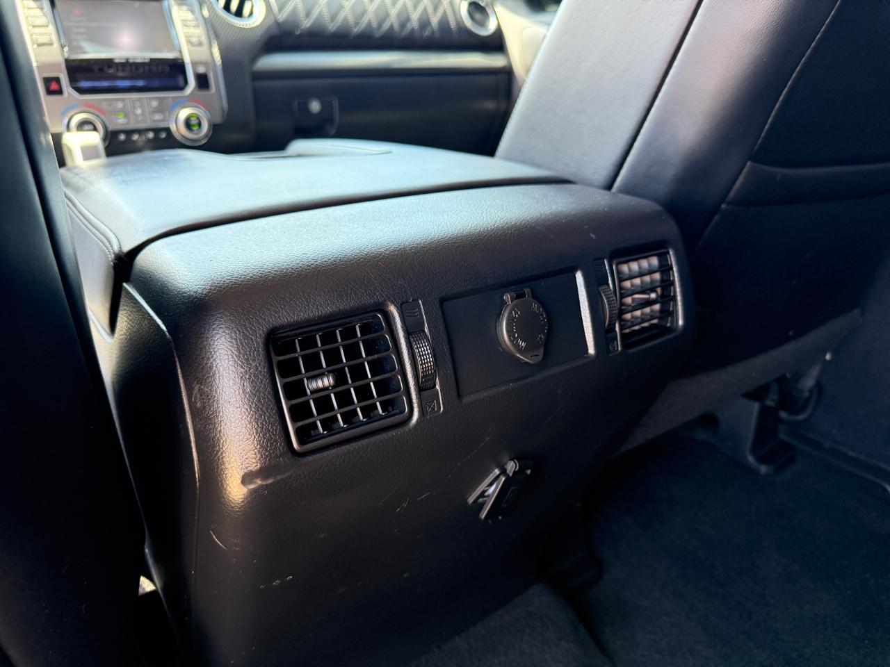 Toyota Tundra Platinum CrewMax 5.7L FFV 4WD 2018