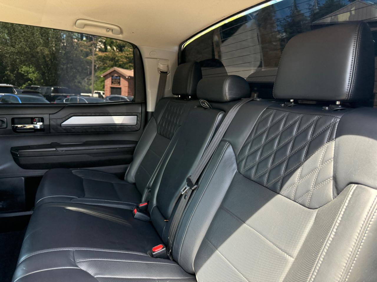 Toyota Tundra Platinum CrewMax 5.7L FFV 4WD 2018