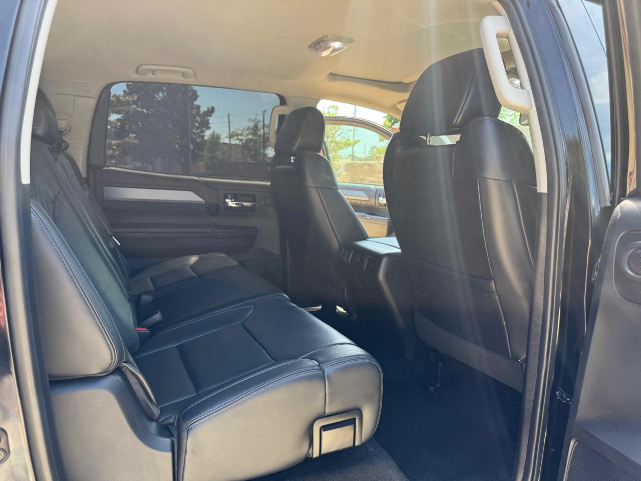 Toyota Tundra Platinum CrewMax 5.7L FFV 4WD 2018