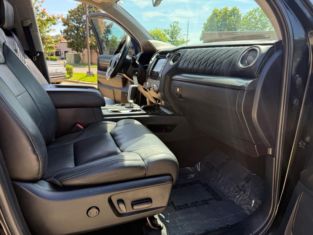 Toyota Tundra Platinum CrewMax 5.7L FFV 4WD 2018