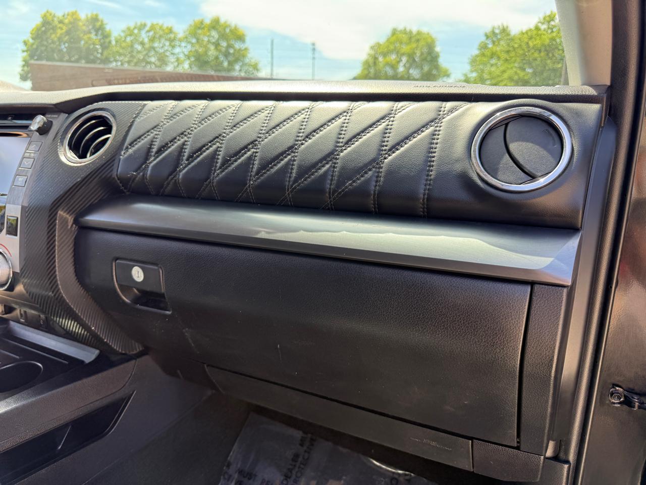 Toyota Tundra Platinum CrewMax 5.7L FFV 4WD 2018