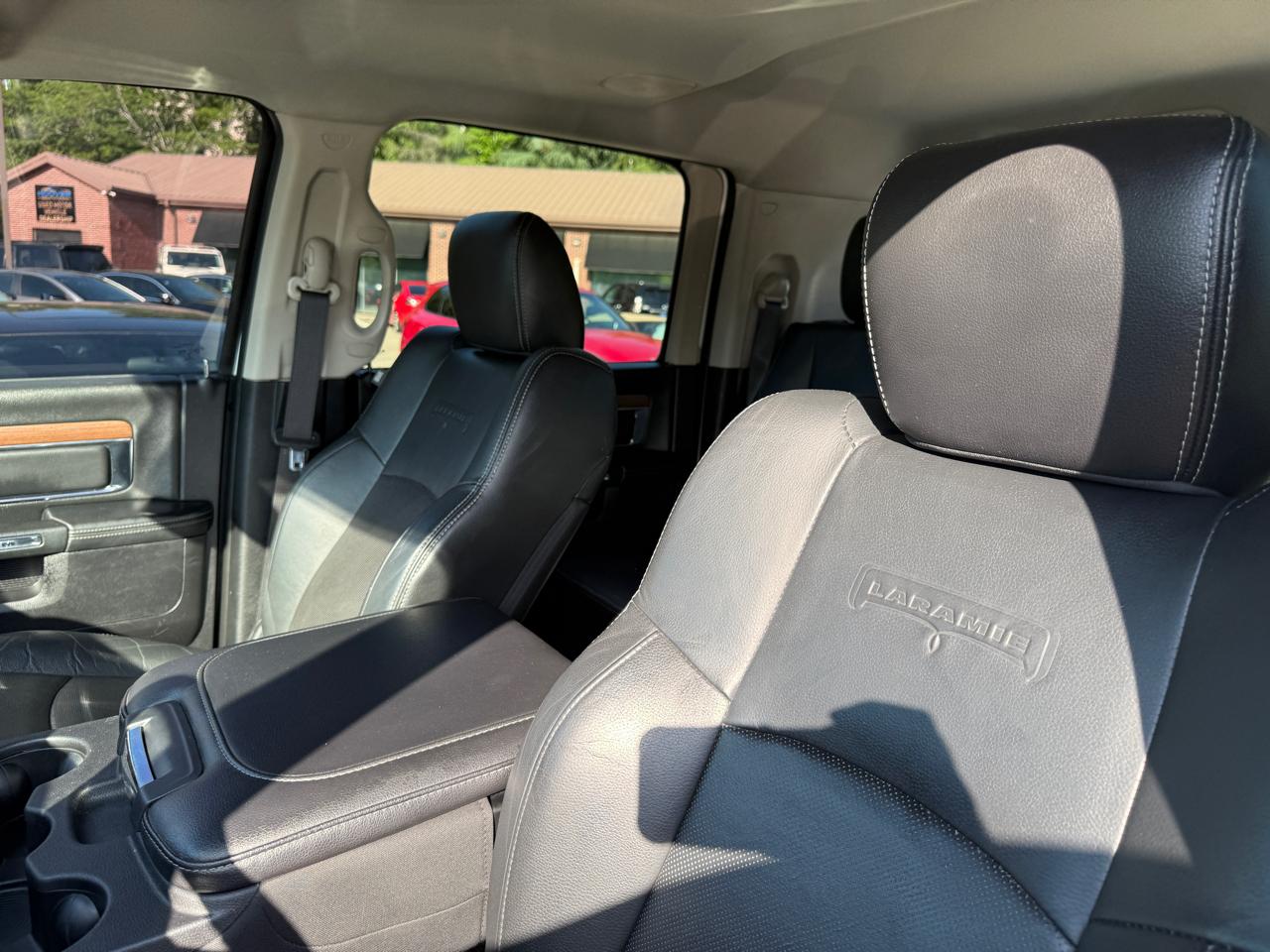 RAM 3500 Laramie Mega Cab 2WD DRW 2016