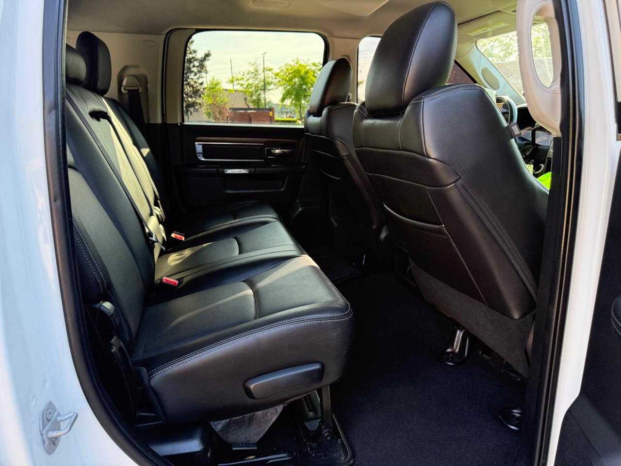 RAM 3500 Laramie Mega Cab 2WD DRW 2016