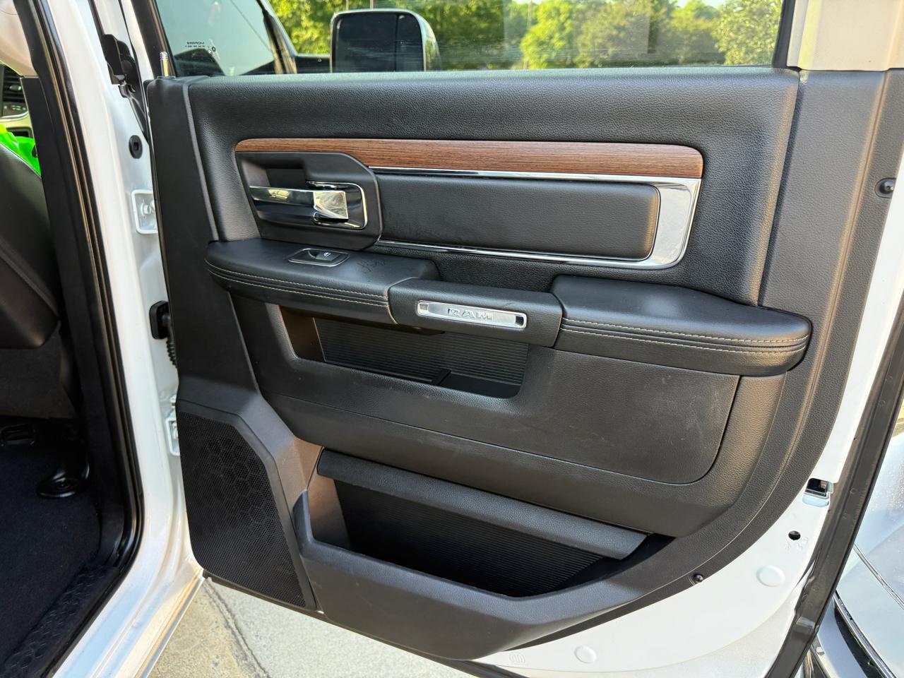 RAM 3500 Laramie Mega Cab 2WD DRW 2016