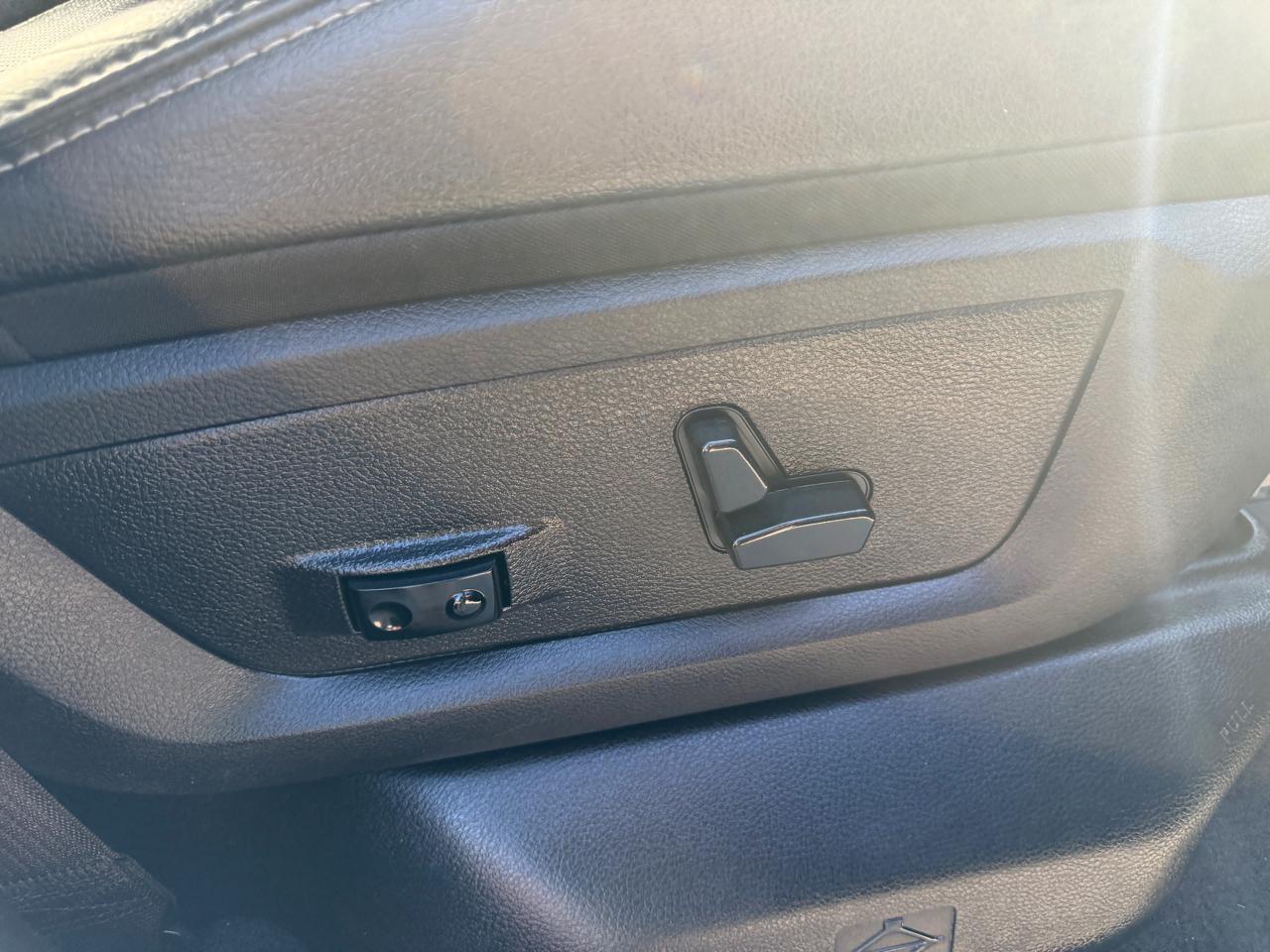 RAM 3500 Laramie Mega Cab 2WD DRW 2016