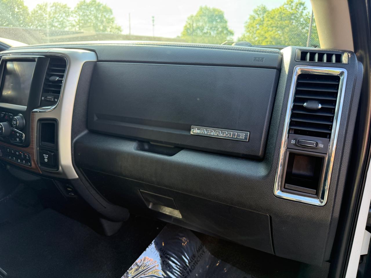 RAM 3500 Laramie Mega Cab 2WD DRW 2016