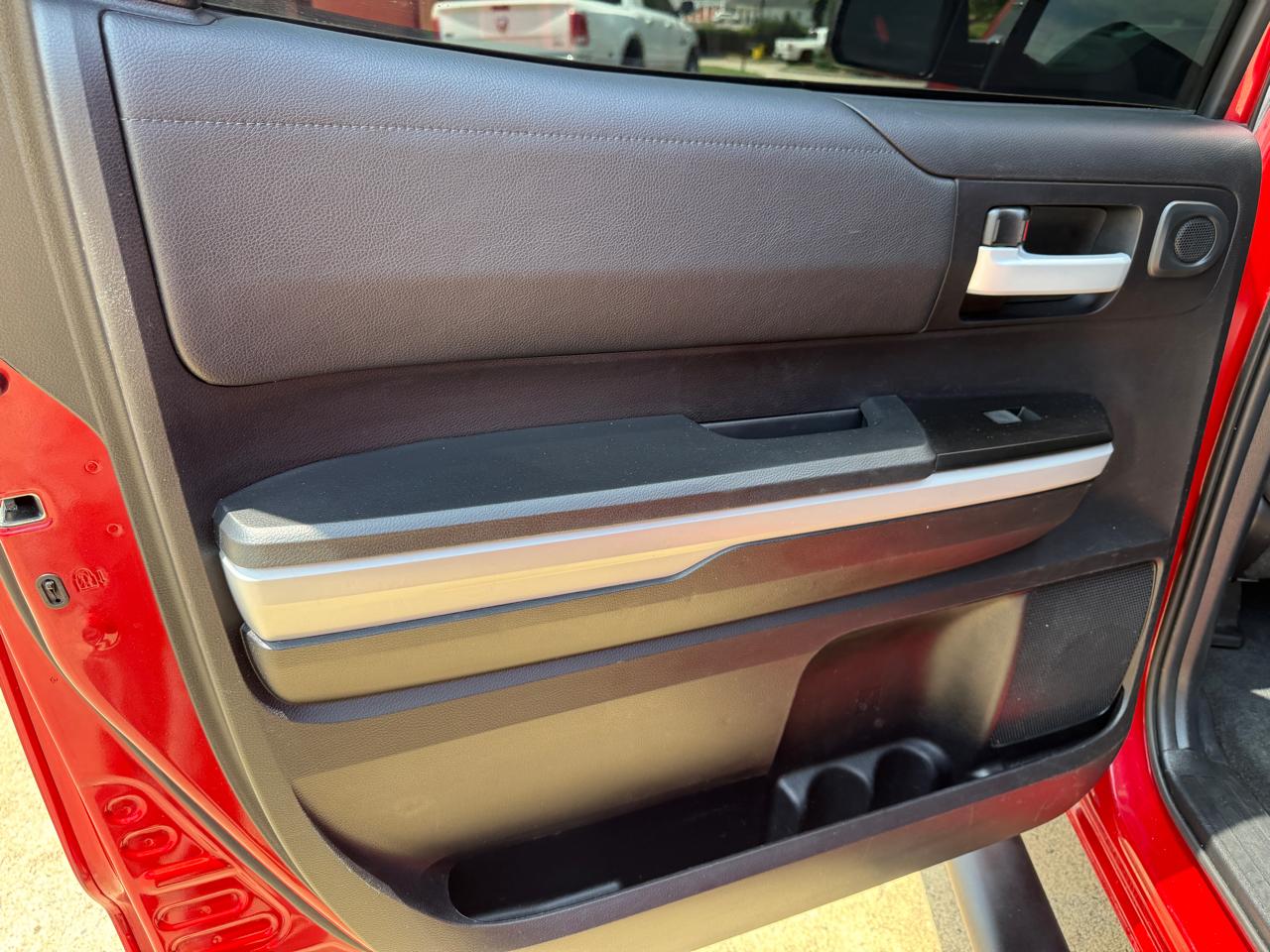Toyota Tundra SR5 5.7L V8 CrewMax 2WD 2020