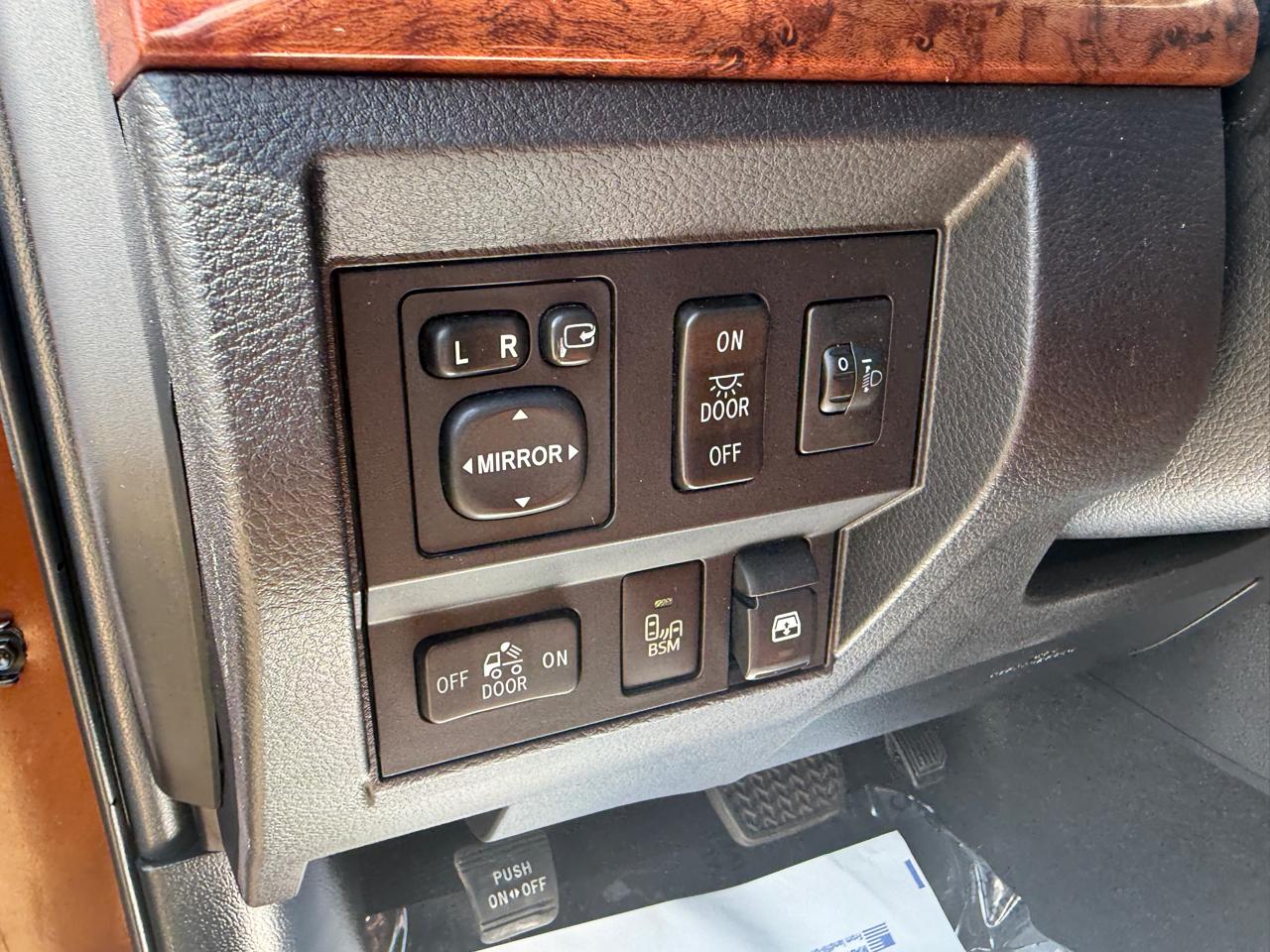 Toyota Tundra Platinum CrewMax 5.7L FFV 4WD 2015