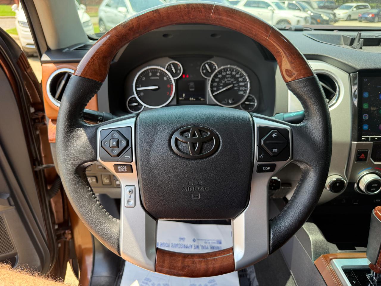 Toyota Tundra Platinum CrewMax 5.7L FFV 4WD 2015