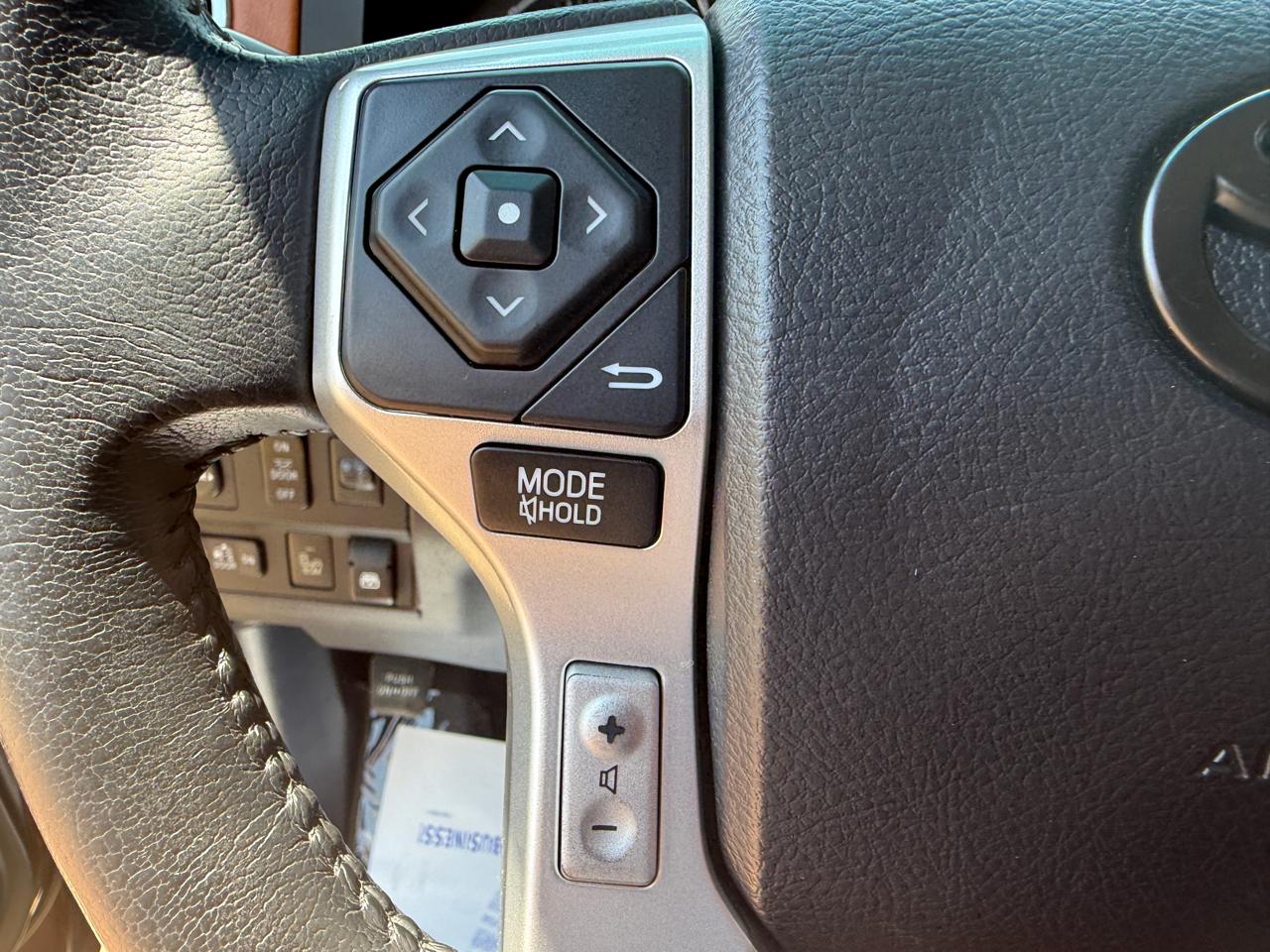 Toyota Tundra Platinum CrewMax 5.7L FFV 4WD 2015