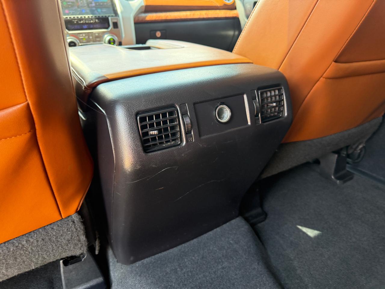 Toyota Tundra Platinum CrewMax 5.7L FFV 4WD 2015