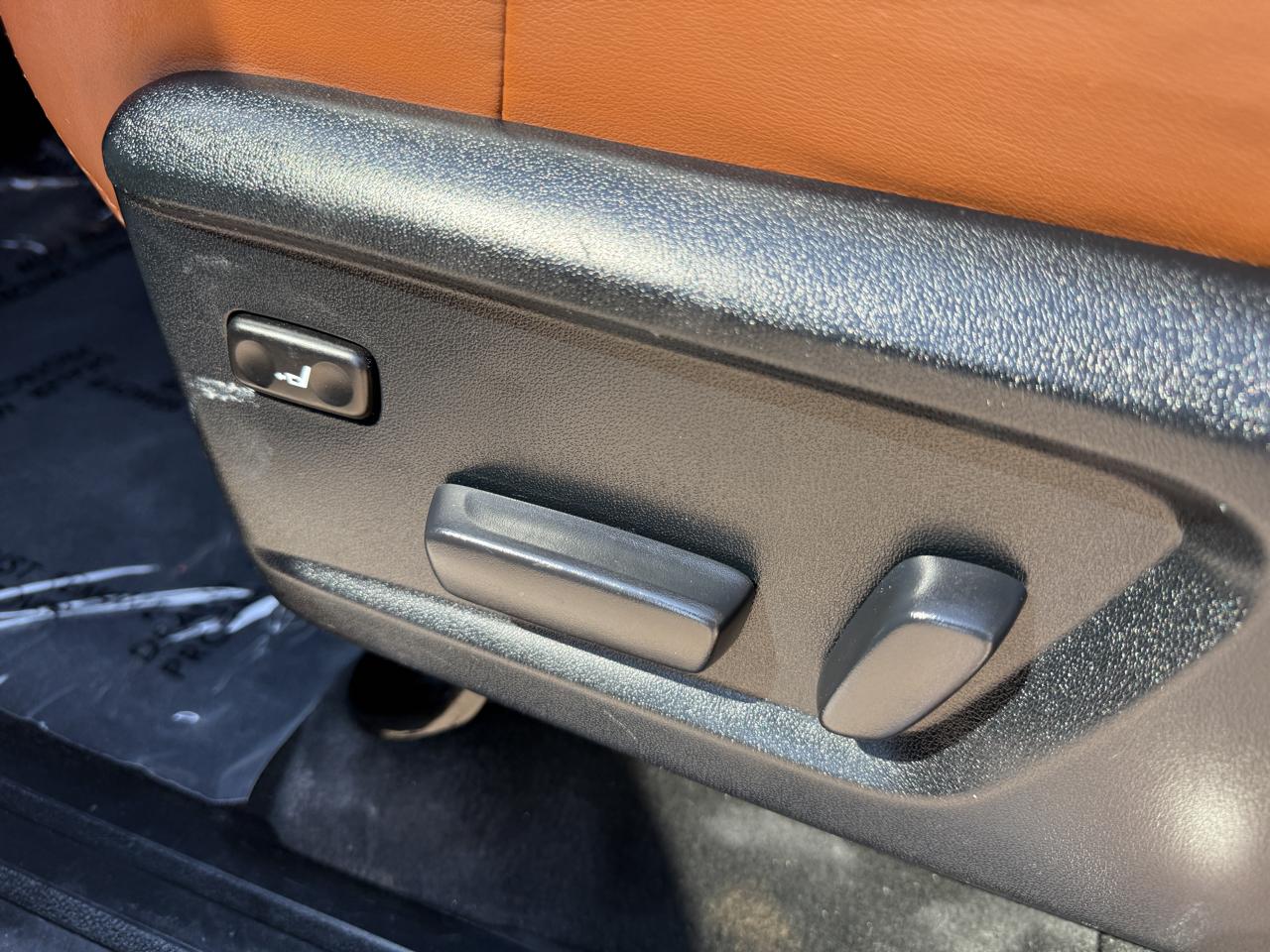 Toyota Tundra  2014