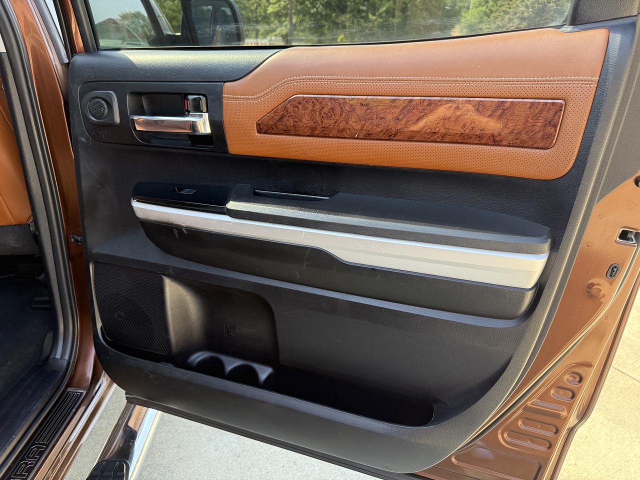 Toyota Tundra  2014