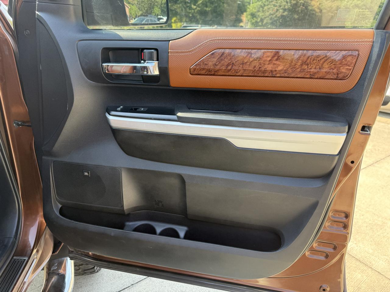 Toyota Tundra  2014