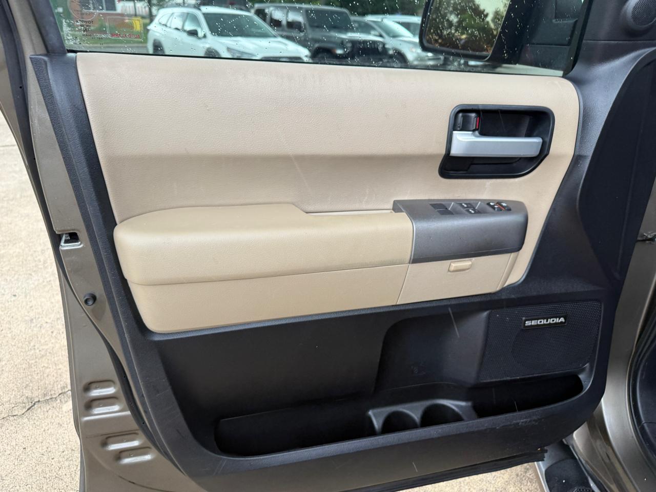 Toyota Sequoia Limited 4WD FFV 2014
