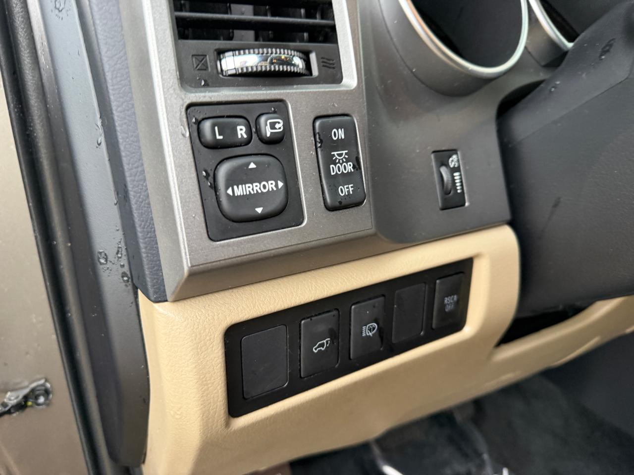 Toyota Sequoia Limited 4WD FFV 2014