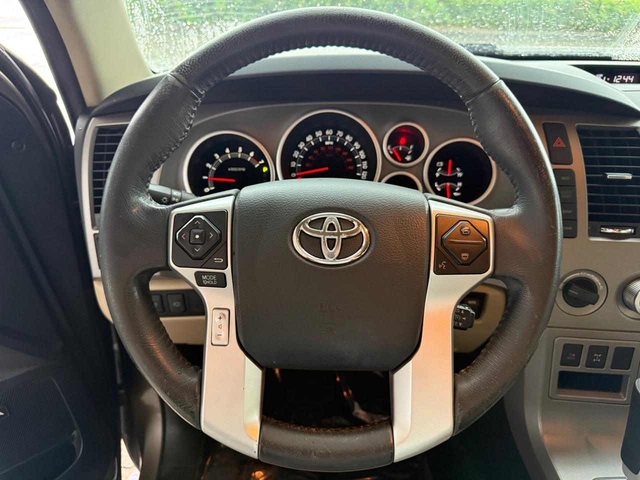 Toyota Sequoia Limited 4WD FFV 2014