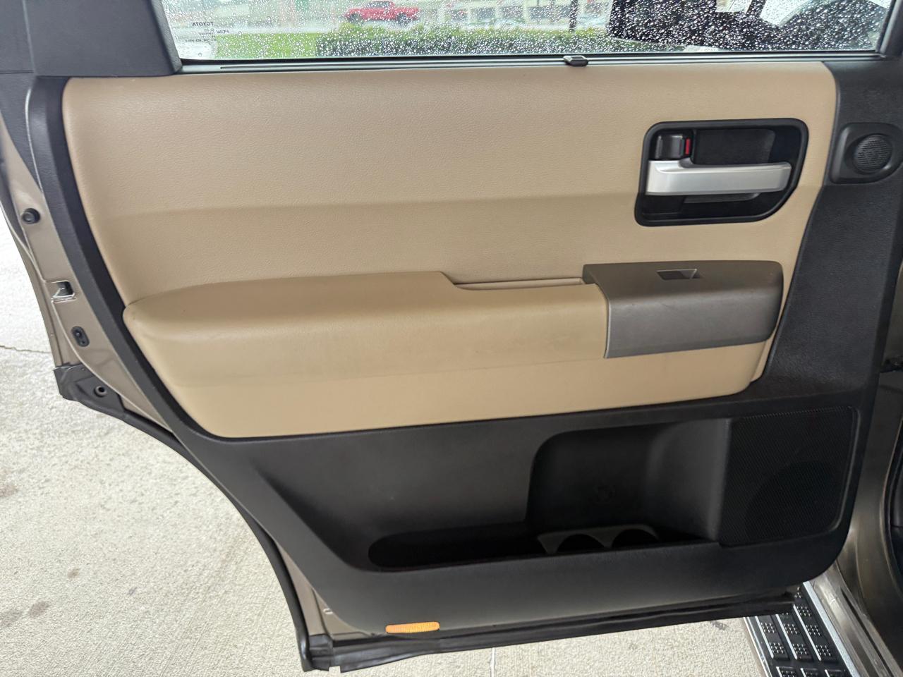 Toyota Sequoia Limited 4WD FFV 2014