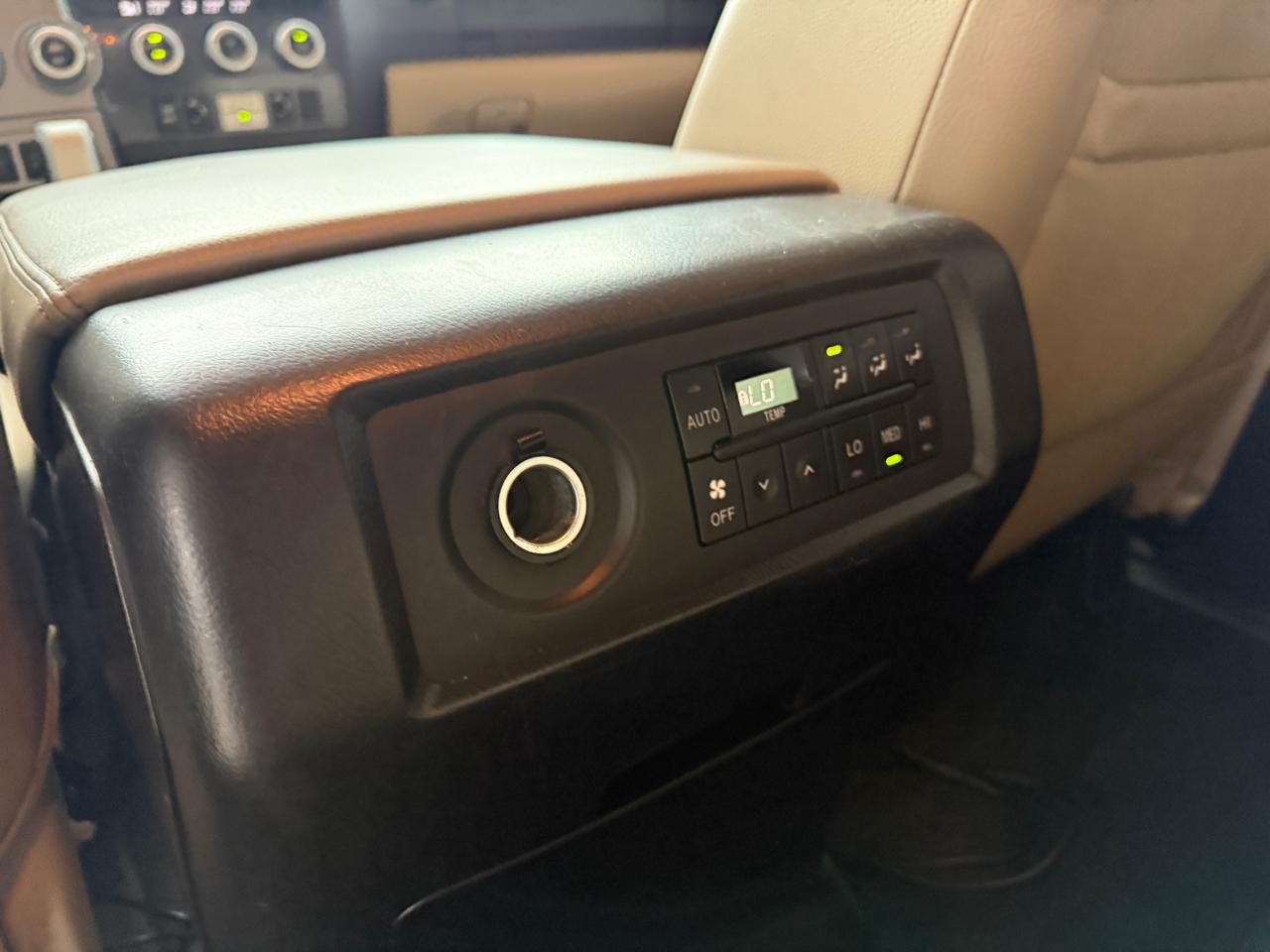 Toyota Sequoia Limited 4WD FFV 2014