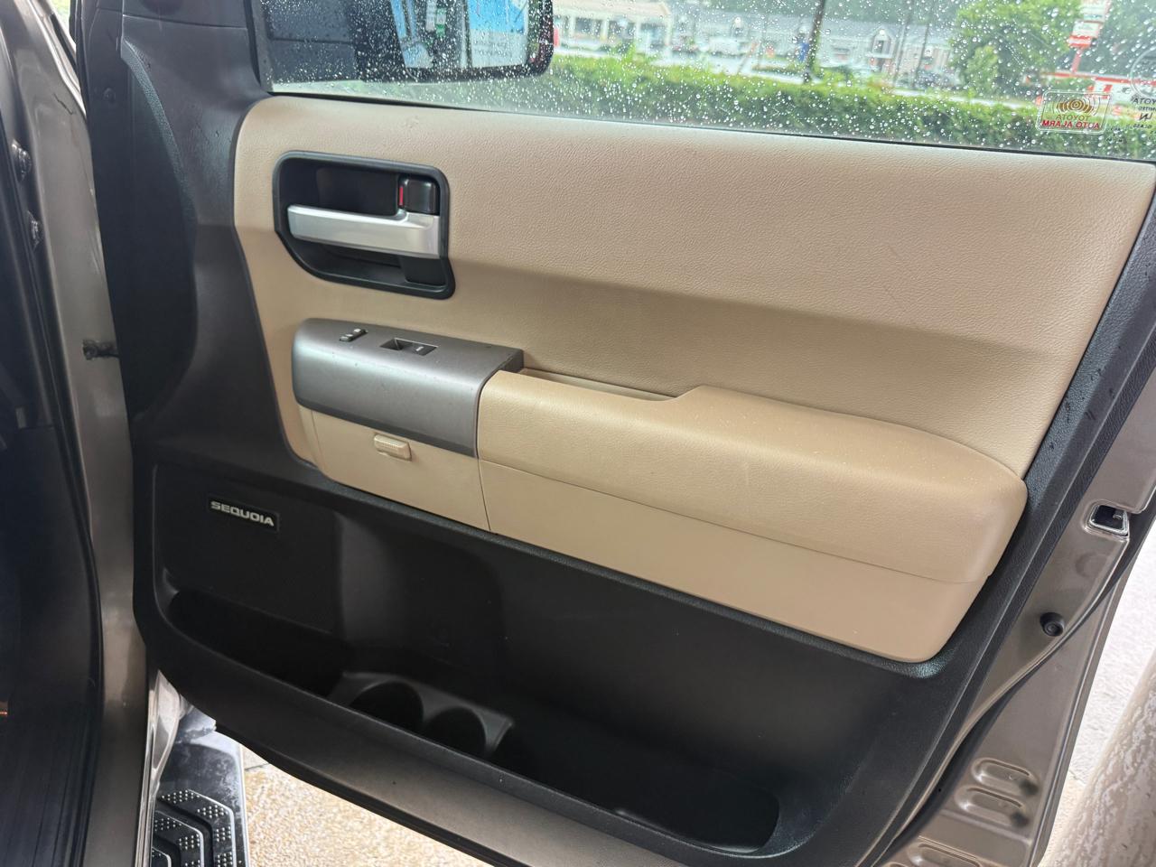 Toyota Sequoia Limited 4WD FFV 2014