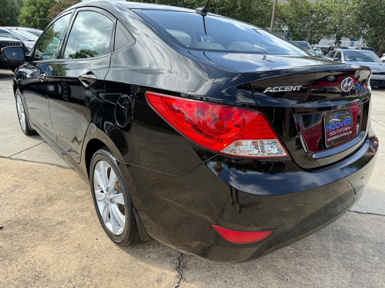 Hyundai Accent GLS 4-Door 2012