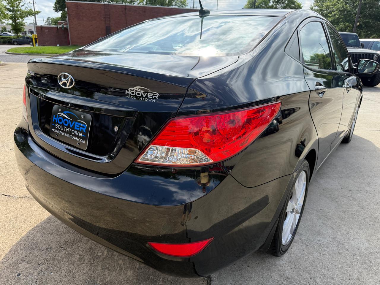 Hyundai Accent GLS 4-Door 2012