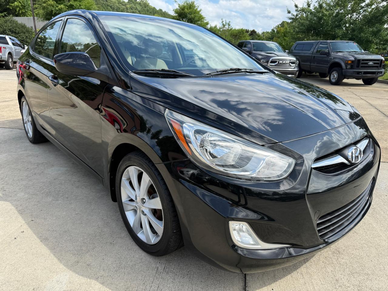 Hyundai Accent GLS 4-Door 2012