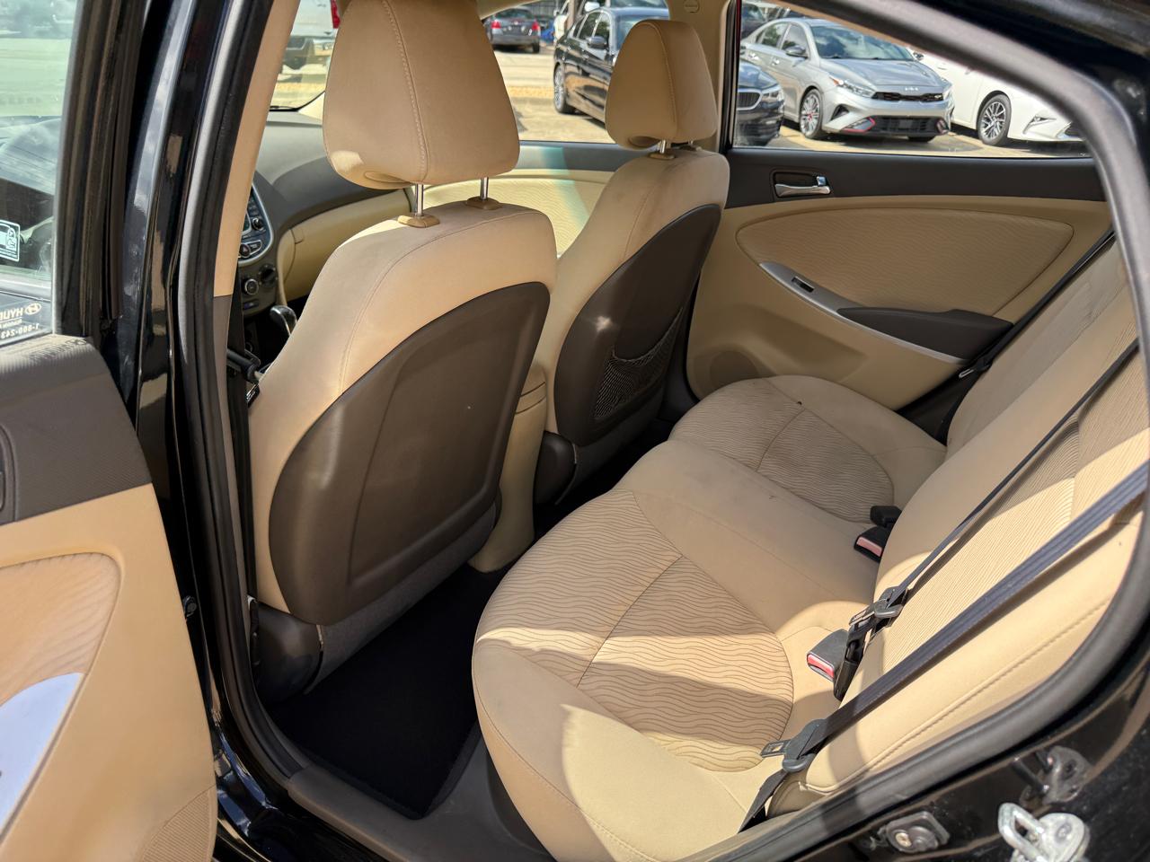 Hyundai Accent GLS 4-Door 2012