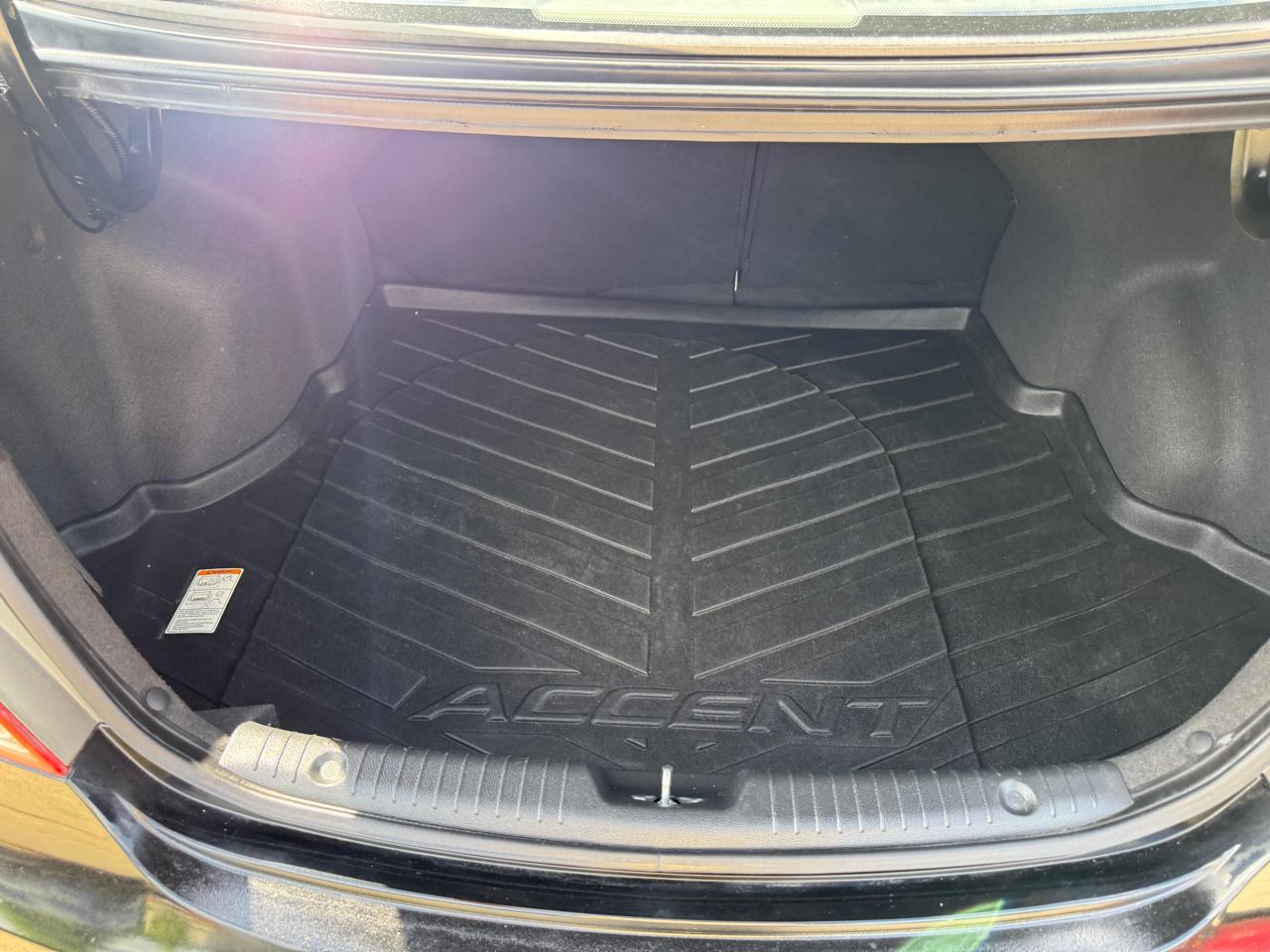 Hyundai Accent GLS 4-Door 2012