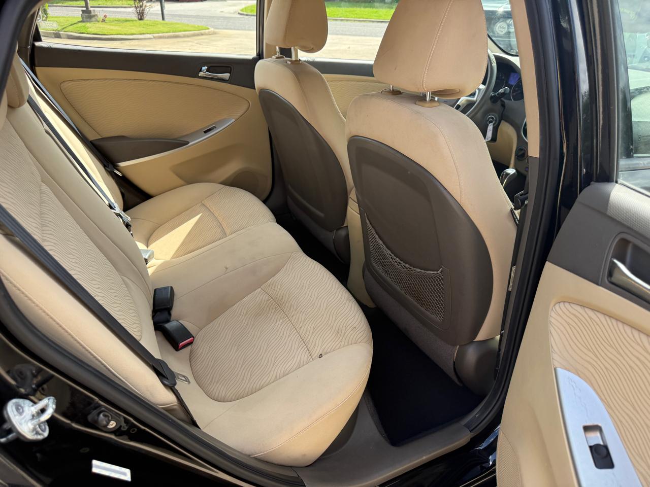 Hyundai Accent GLS 4-Door 2012