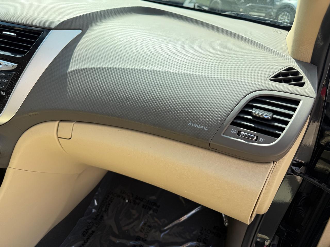 Hyundai Accent GLS 4-Door 2012