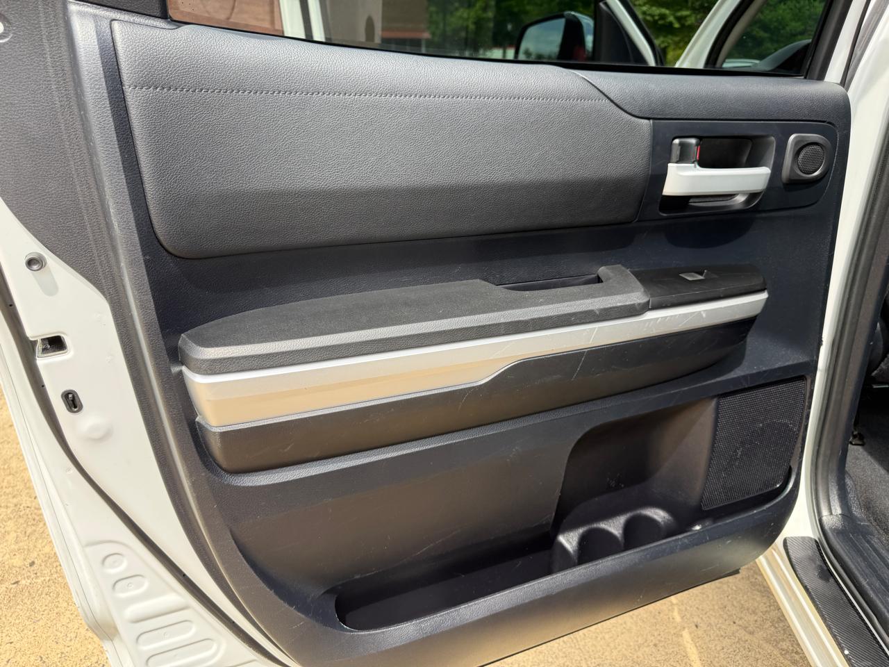 Toyota Tundra SR5 4.6L V8 CrewMax 2WD 2014