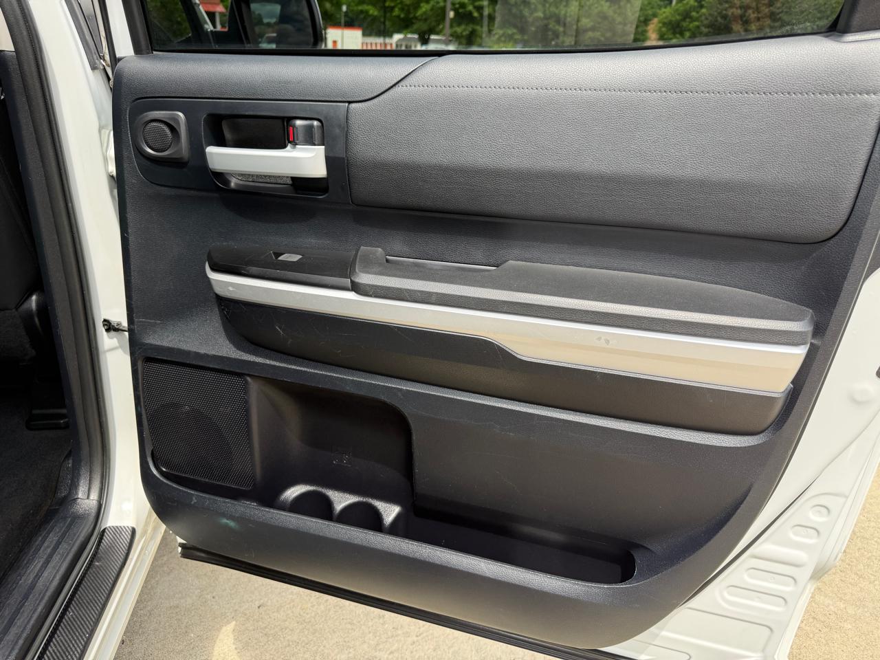 Toyota Tundra SR5 4.6L V8 CrewMax 2WD 2014