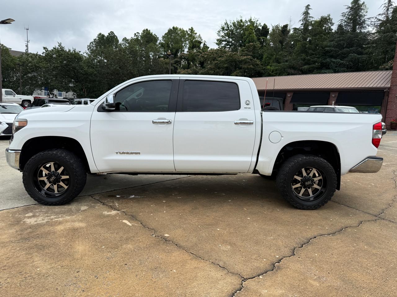 Toyota Tundra SR5 4.6L V8 CrewMax 2WD 2014