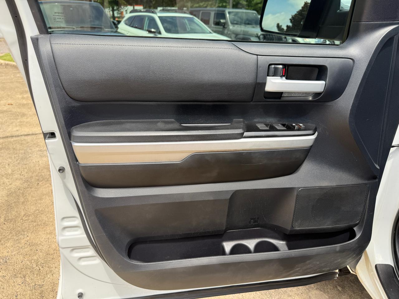 Toyota Tundra SR5 4.6L V8 CrewMax 2WD 2014