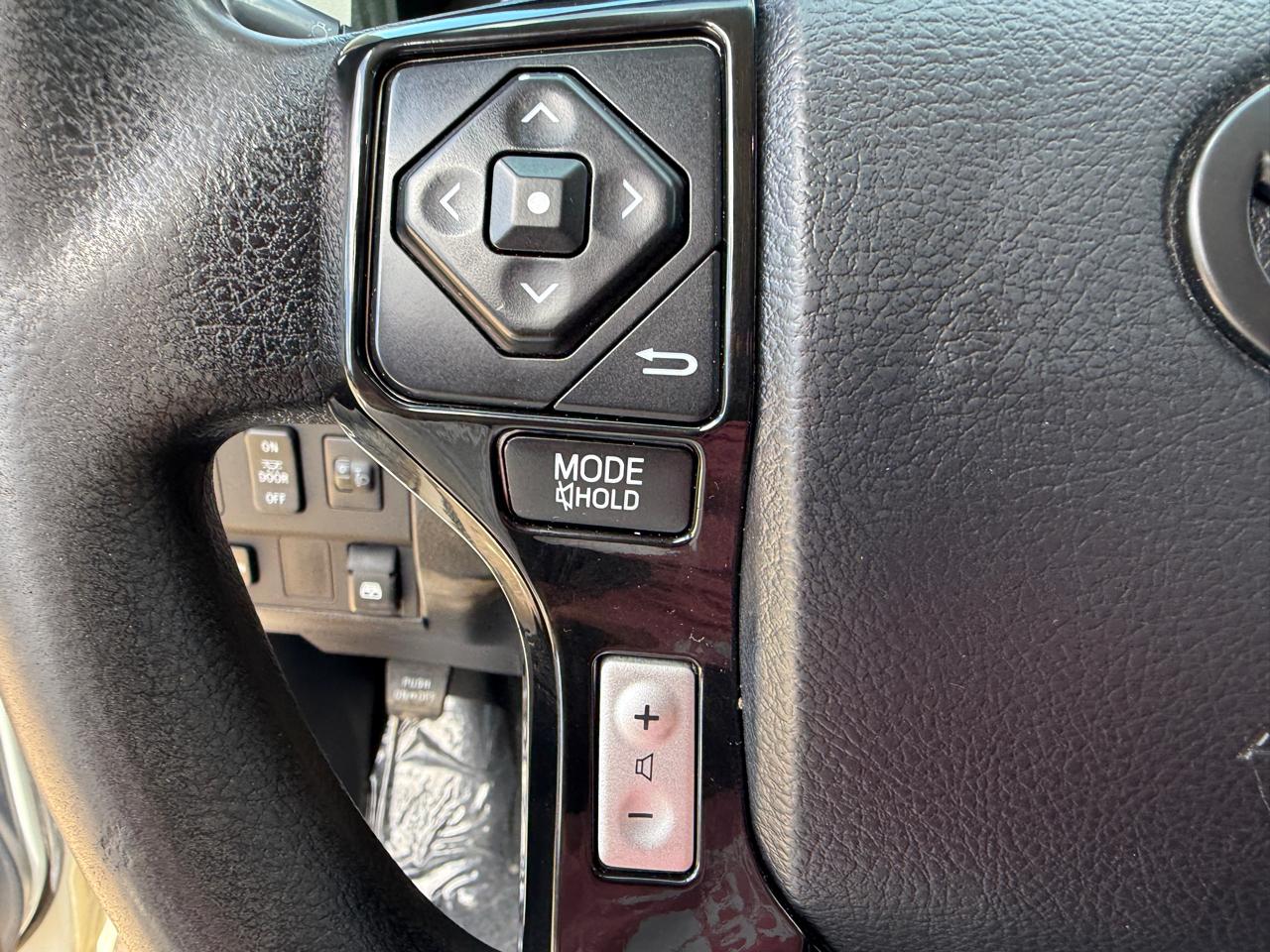Toyota Tundra SR5 4.6L V8 CrewMax 2WD 2014