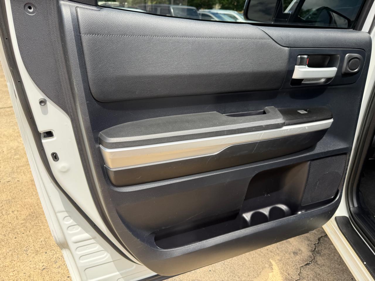 Toyota Tundra SR5 4.6L V8 CrewMax 2WD 2014