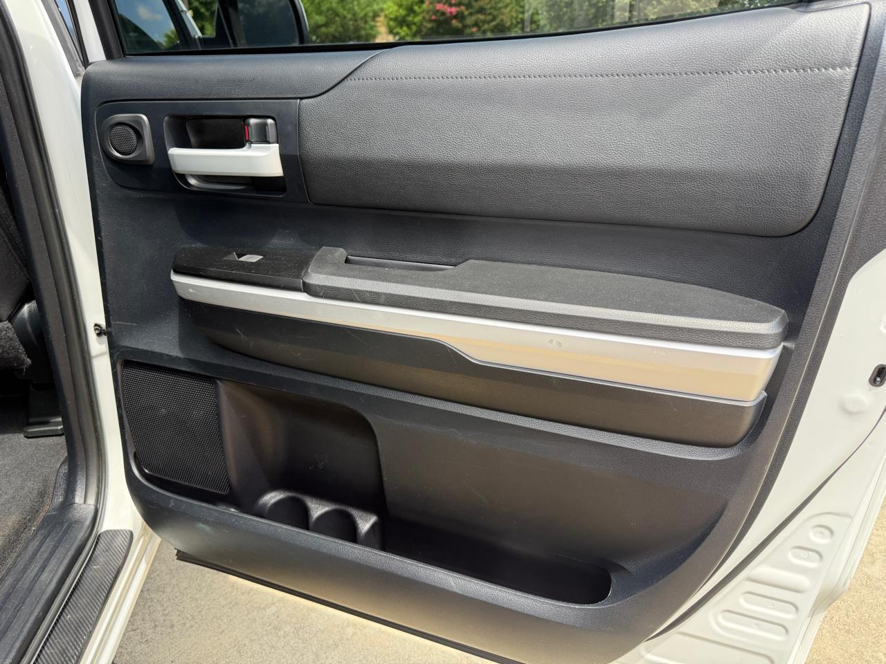 Toyota Tundra SR5 4.6L V8 CrewMax 2WD 2014