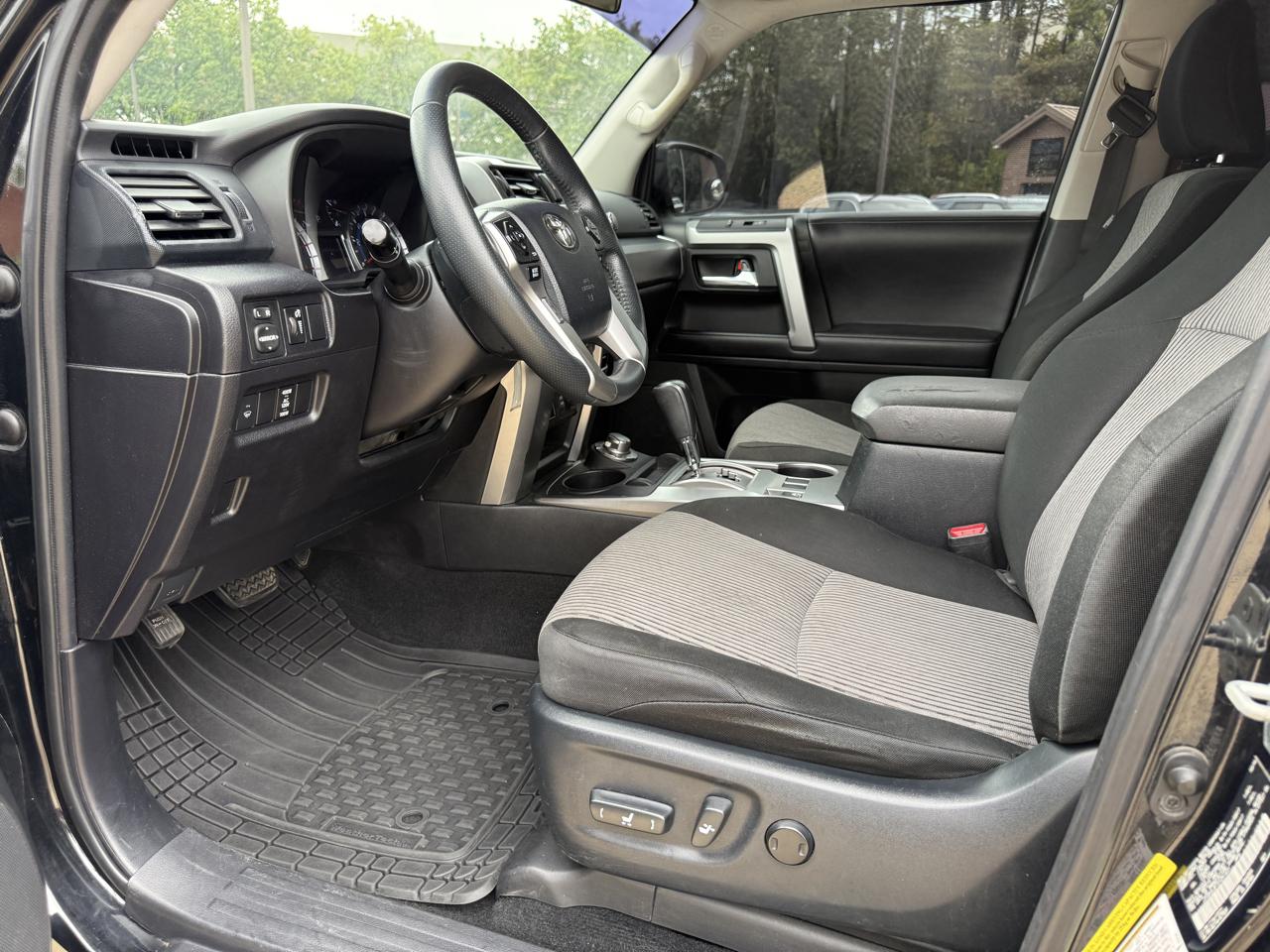 Toyota 4Runner SR5 4WD 2016