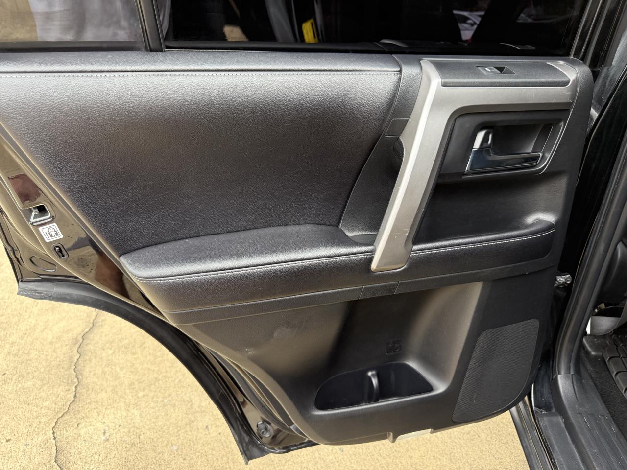 Toyota 4Runner SR5 4WD 2016