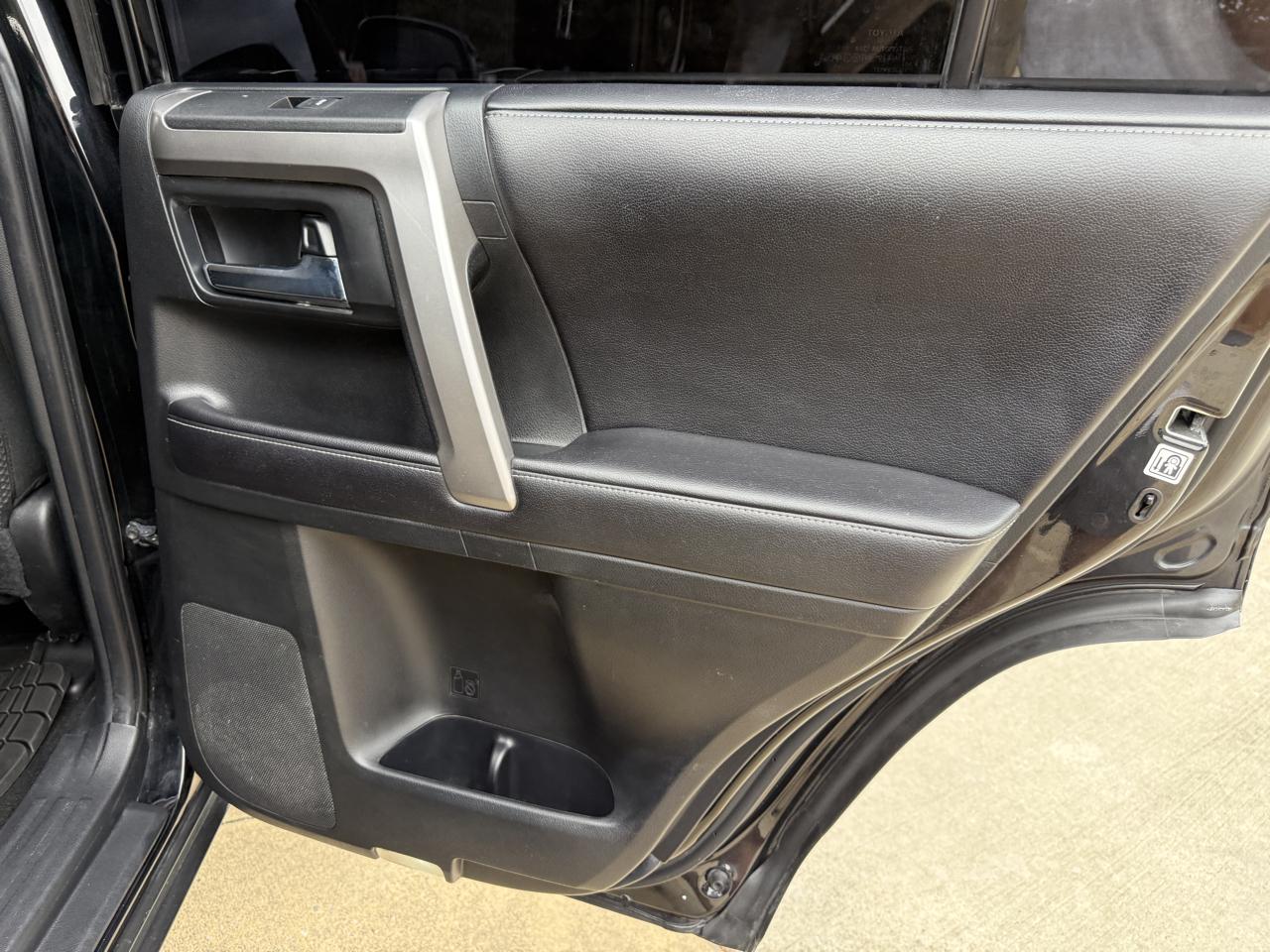 Toyota 4Runner SR5 4WD 2016