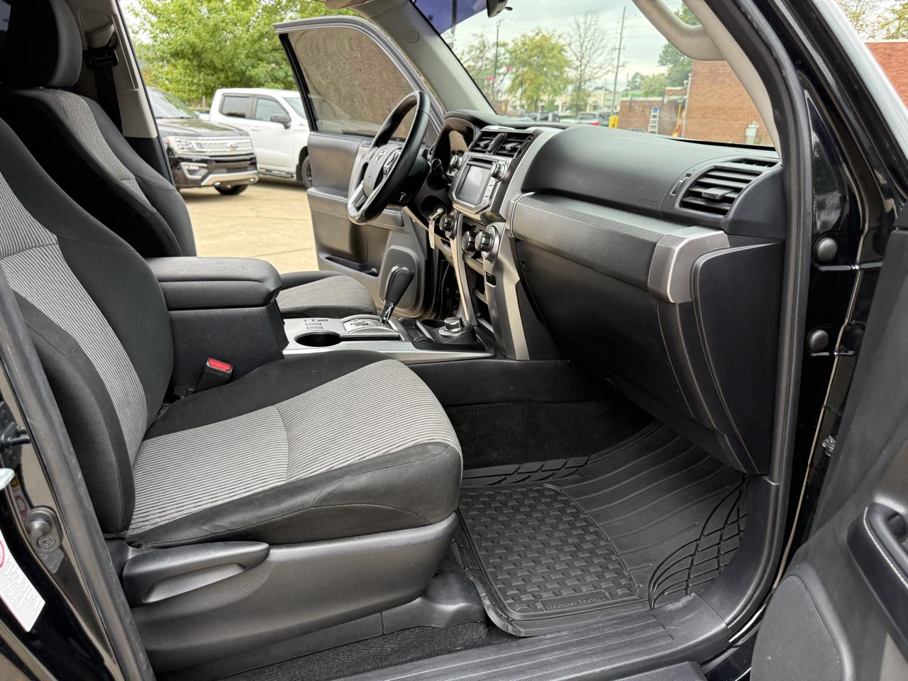 Toyota 4Runner SR5 4WD 2016