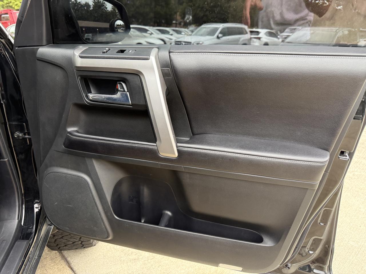 Toyota 4Runner SR5 4WD 2016