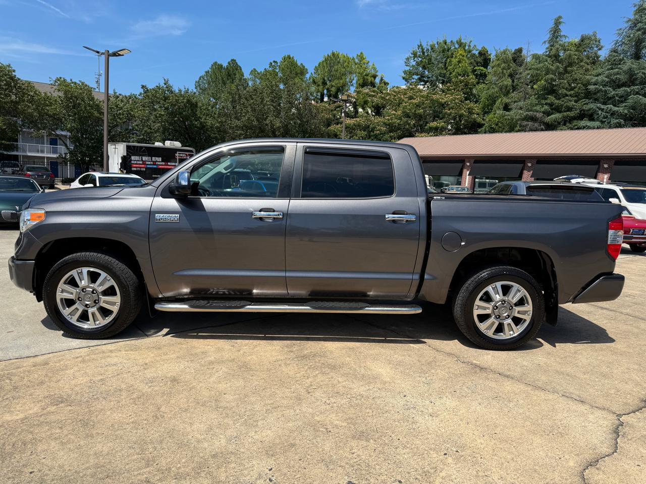 Toyota Tundra Platinum CrewMax 5.7L FFV 2WD 2016