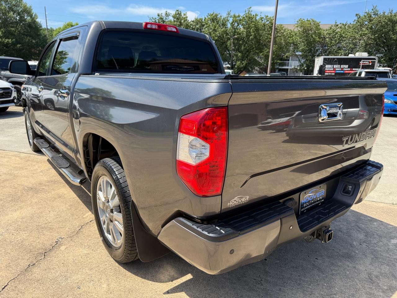 Toyota Tundra Platinum CrewMax 5.7L FFV 2WD 2016
