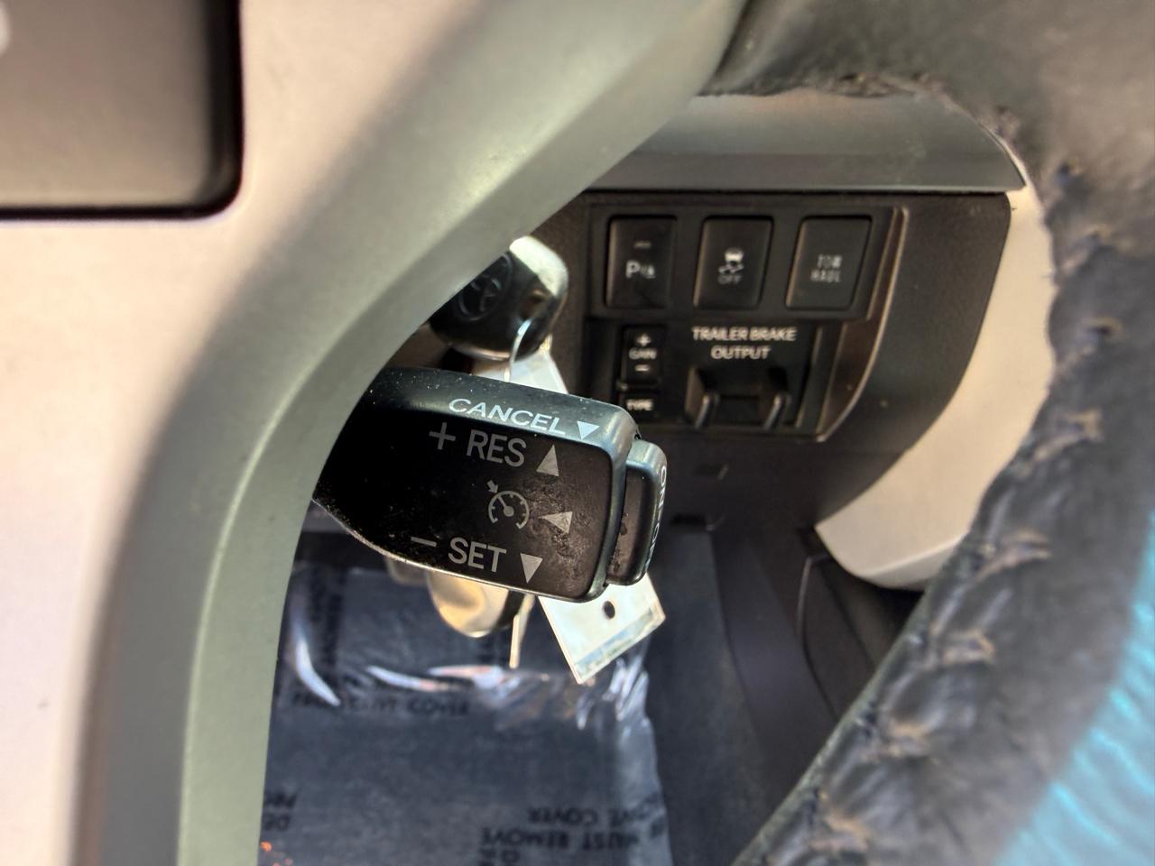 Toyota Tundra Platinum CrewMax 5.7L FFV 2WD 2016