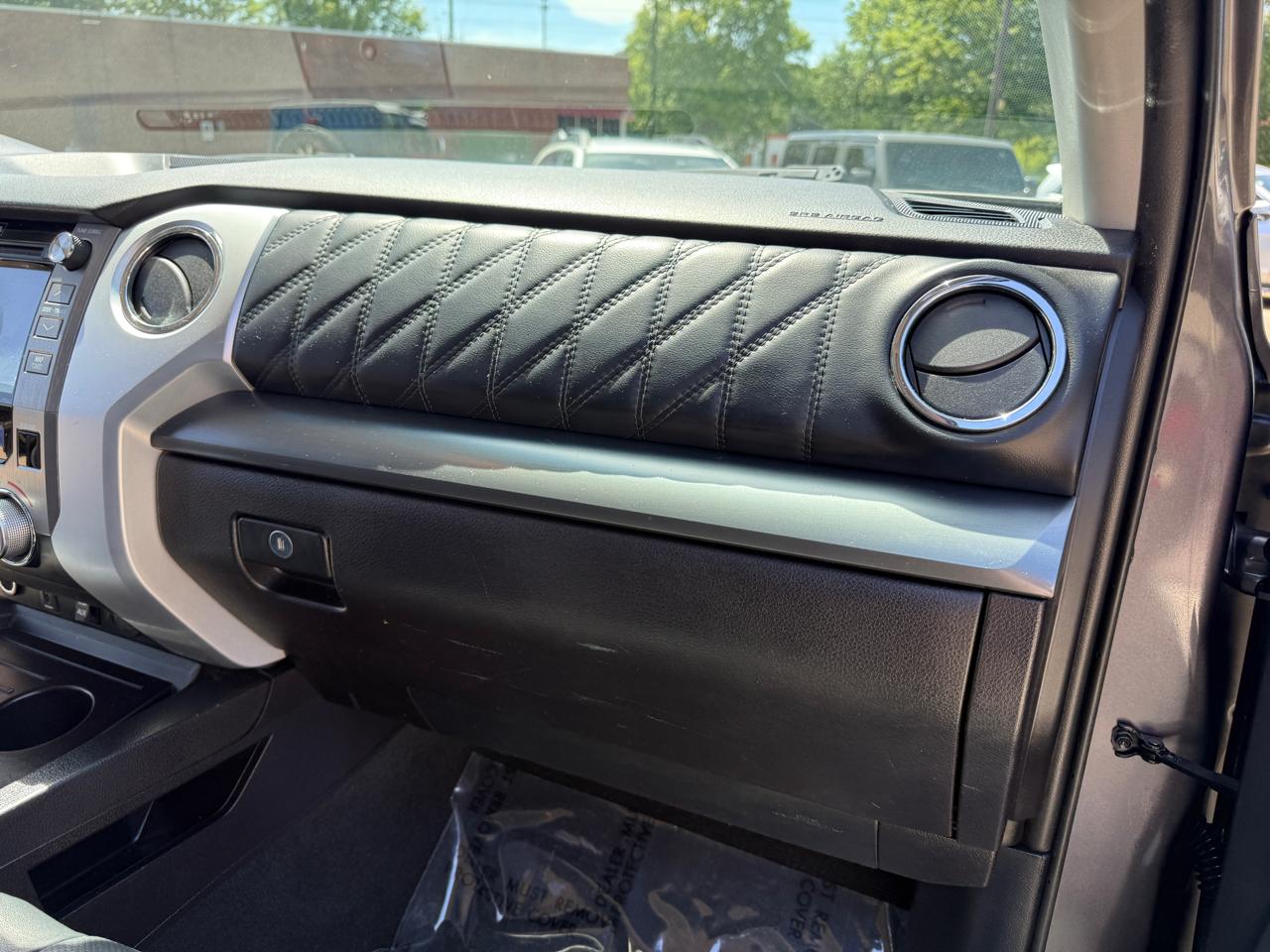 Toyota Tundra Platinum CrewMax 5.7L FFV 2WD 2016