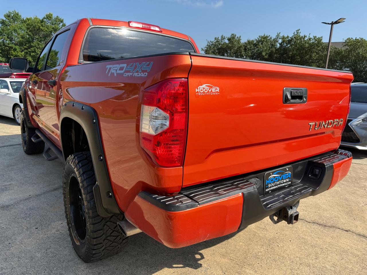 Toyota Tundra SR5 5.7L V8 FFV CrewMax 4WD 2016